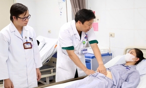 Hà Nội nóng trên 40 độ C, bệnh viện mở cửa đón bệnh nhân từ 5h sáng