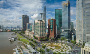Đầu tàu kinh tế TP.HCM không thể tiếp tục chạy nhanh nếu trên 'đường ray cũ'