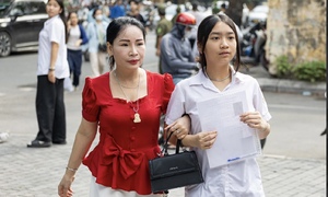 Gần 125.000 thí sinh Hà Nội bước vào môn thi lớp 10 đầu tiên