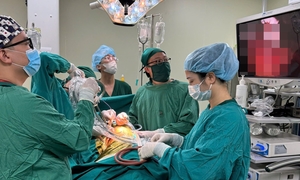 Bác sĩ bỏ qua quy trình hành chính, cứu thanh niên bị đâm thấu tim