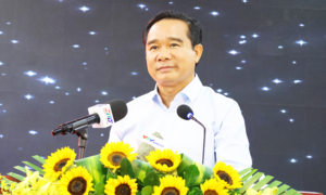 Chủ tịch TP.HCM: Sẽ biến những dự án ngủ quên thành nhà máy, công trình hiện đại
