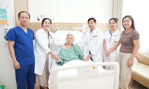 Cứu cụ bà 93 tuổi suy tim, suy thận, viêm phổi nhờ phối hợp đa chuyên khoa