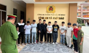 Mang hung khí hỗn chiến lúc nửa đêm, nhiều đối tượng bị khởi tố