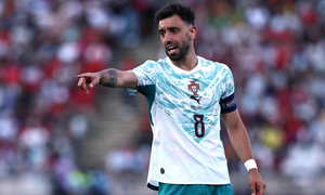 Bồ Đào Nha thắng Chile 2-1: Bruno Fernandes sút xa ngoạn mục