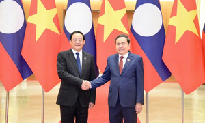 Chủ tịch Quốc hội Trần Thanh Mẫn hội kiến Thủ tướng Lào