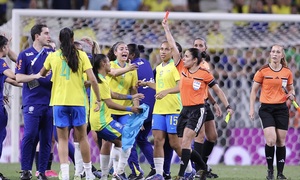 Brazil nhận 8 thẻ đỏ trong 1 trận đấu, cả HLV lẫn cầu thủ đều bị đuổi