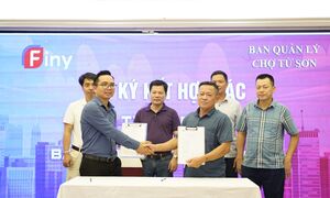 Bất chấp nắng nóng, Finy 'xuống chợ' giải nhiệt vốn cho tiểu thương