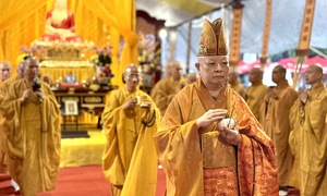 Xúc động lễ cầu siêu tưởng niệm các anh hùng liệt sĩ tại Công viên Lê Thị Riêng
