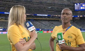 Phóng viên nói Brazil hòa như thua, huyền thoại chê 'không biết gì về bóng đá'