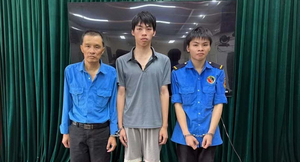 Tạm giữ 3 bảo vệ chung cư hành hung khách và tài xế sau thắc mắc phí gửi xe 