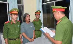 Bắt kẻ phóng hỏa đốt công ty của em gái khiến cha ruột và người khác tử vong