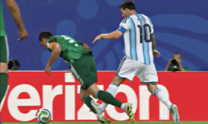 Báo Bồ Đào Nha: Messi xứng đáng nhận thẻ đỏ