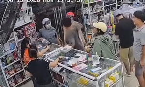 Danh tính người đàn ông xô ngã bé gái, đấm vào mặt người mẹ