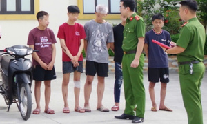 Triệu tập 16 thanh thiếu niên mang phóng lợn từ Hà Nội xuống Ninh Bình gây rối