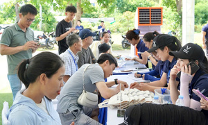 Khách hàng Nghệ An xếp hàng lái thử VinFast VF 5: Nhỏ gọn nhưng đủ chất, lái đã
