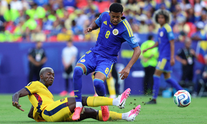Trực tiếp bóng đá Ecuador 0-0 Curacao: Thủ môn cứu thua ngoạn mục
