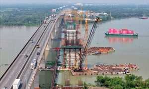 Cầu trên cao tốc kết nối sân bay Long Thành dần lộ diện sau 10 tháng thi công