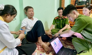 Người thân liệt sĩ nhận kết quả giám định ADN sau hơn nửa thế kỷ tìm kiếm vô vọng