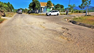 Nguy hiểm rình rập trên tuyến đường bong tróc, ổ gà ở Gia Lai