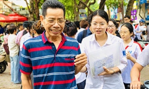 Phổ điểm môn Ngữ văn tốt nghiệp THPT 2026 giảm mạnh, điểm trung bình đạt 6,5