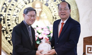 Bí thư Cà Mau tiếp Đặc sứ của Giáo hoàng Lêô XIV trước lễ Tuyên phong Chân phước