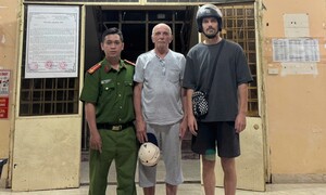 Công an Đà Nẵng giúp du khách Nga tìm lại người thân