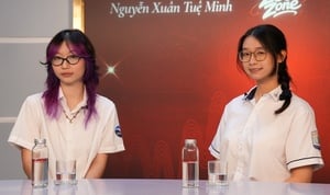 Hai nữ sinh bạn thân cùng thành thủ khoa: Người dẫn đầu A00, người đứng đầu D01