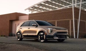 Tin xe 4/7: Kia Niro 2027 nâng cấp, BYD Seal 08 chạy 400 km không xăng