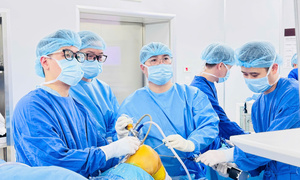 Vinmec Hải Phòng 'giải cứu' khớp gối lỏng lẻo cho người phụ nữ bằng gân tự thân