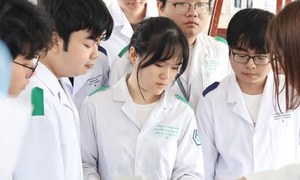 Điểm sàn xét tuyển các trường công lập có khối ngành sức khoẻ ở TP.HCM năm 2026
