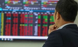 Nhà đầu tư bán tháo cổ phiếu, VN-Index mất gần 28 điểm