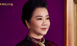 Bất ngờ thân thế người đóng mẹ ruột Nam Phương Hoàng hậu trong phim có Hà Tăng