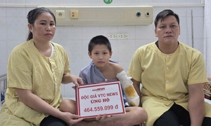 Hơn 464 triệu đồng thắp hy vọng cho bé trai 11 tuổi mất dần từng phần cơ thể
