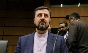 Iran tuyên bố đình chỉ cam kết ngừng bắn với Mỹ