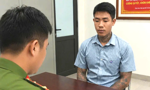 Tạm giữ kẻ côn đồ dùng tuýp sắt đánh người rồi hỏi 'mày biết bố mày là thằng nào?'