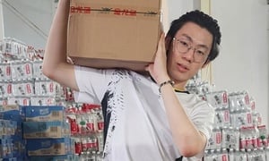 Thi đại học xong, nam sinh nói dối bố mẹ là đi du lịch để cứu trợ vùng lũ 
