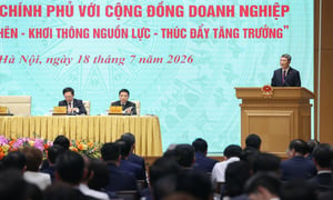 Thủ tướng: Xóa ngay thủ tục chồng chéo, khơi thông nguồn lực cho doanh nghiệp