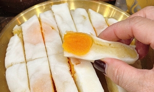 Ăn một chiếc bánh dẻo có thể nạp lượng calo bằng 6 bát cơm