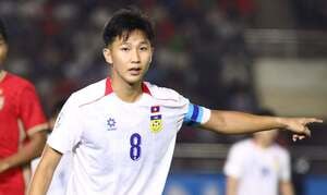 Malaysia 4-0 Lào: Sao Việt kiều 'im tiếng'