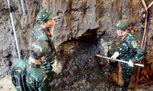 Phát hiện thêm 5 bộ hài cốt liệt sĩ tại công viên Lê Thị Riêng