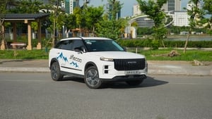 Jaecoo J7 PHEV có gì đặc biệt cạnh tranh SUV Nhật, Hàn?