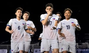 Philippines ngược dòng thắng Lào 4-1, chủ nhà chính thức bị loại