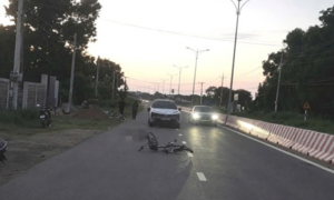 Va chạm với ô tô, 2 người đi xe đạp tử vong