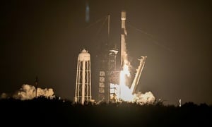 Tầng tên lửa SpaceX đâm xuống Mặt Trăng ở tốc độ gần 9.000 km/h