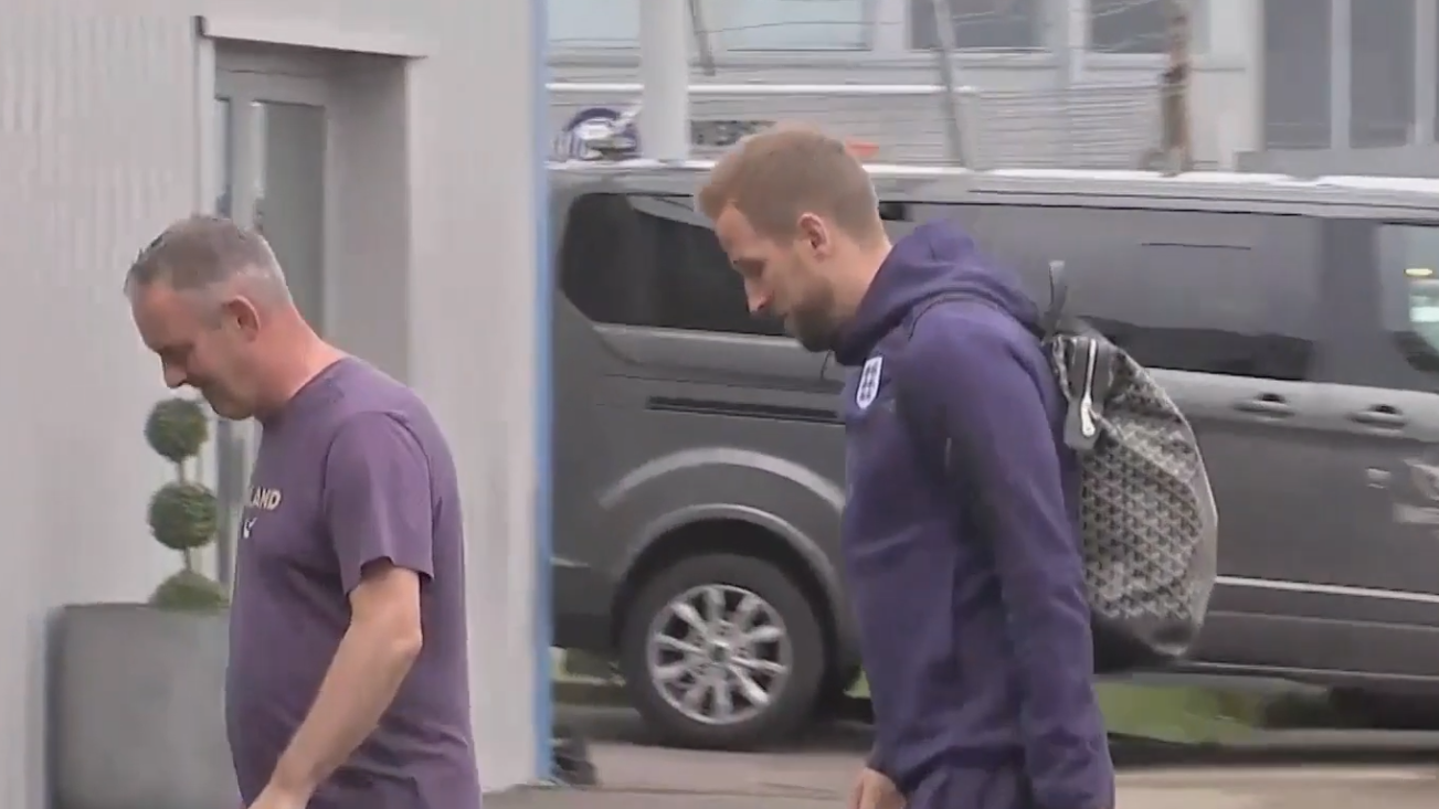 Tuyển Anh về nước, Harry Kane tiều tụy