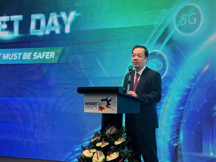 Thuật toán và AI tác động đến hành vi con người trên Internet