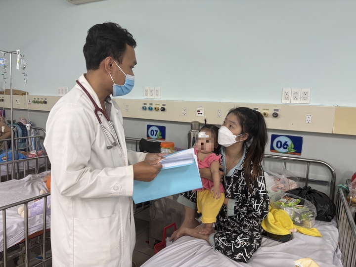 Bệnh viêm não mô cầu gia tăng, bác sĩ cảnh báo gì?