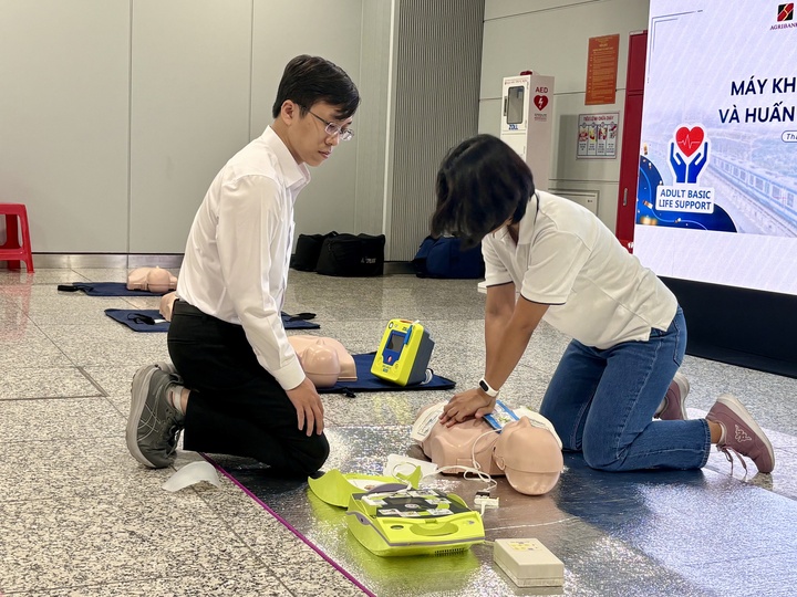 Lắp đặt máy khử rung tim tự động tại tuyến Metro số 1 TP.HCM