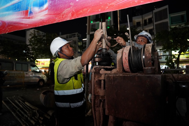 Xuyên đêm khoan địa chất tuyến Metro số 2 ở TP.HCM, hướng đến mốc vận hành 2030