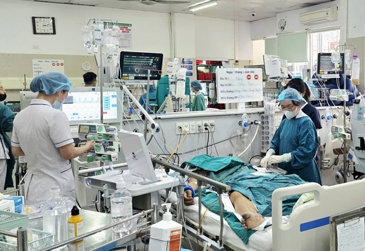 Trực cấp cứu ngày Tết: Chuông giao thừa có thể chờ, nhưng sự sống thì không